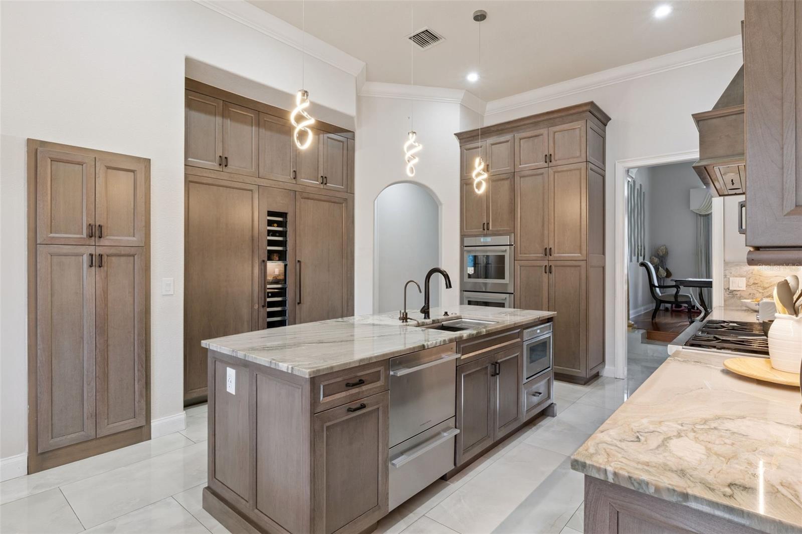 Listing photo id 7 for 11044 Hawkshead Court