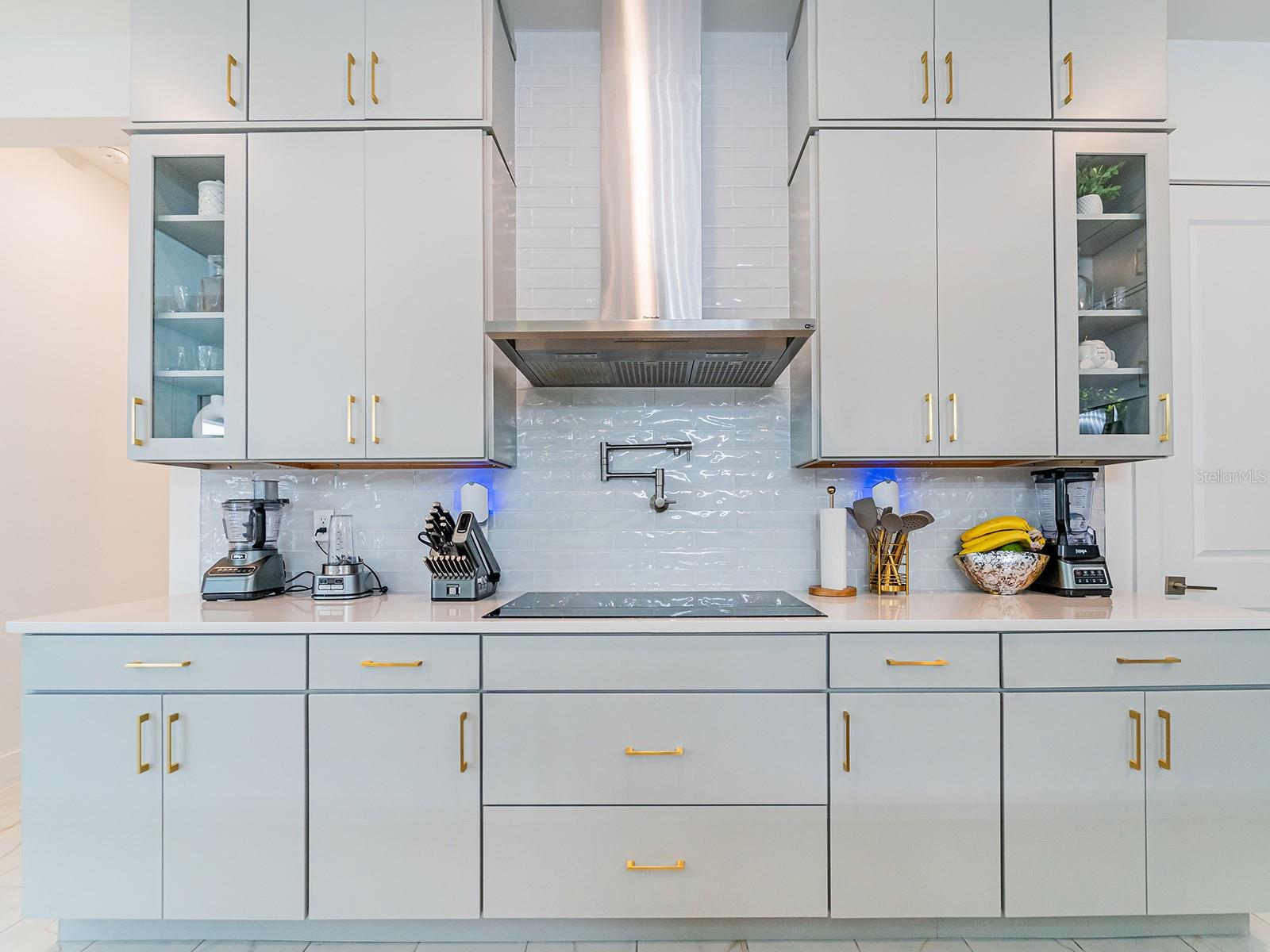 Listing photo id 11 for 10537 Torchwood Sea Way