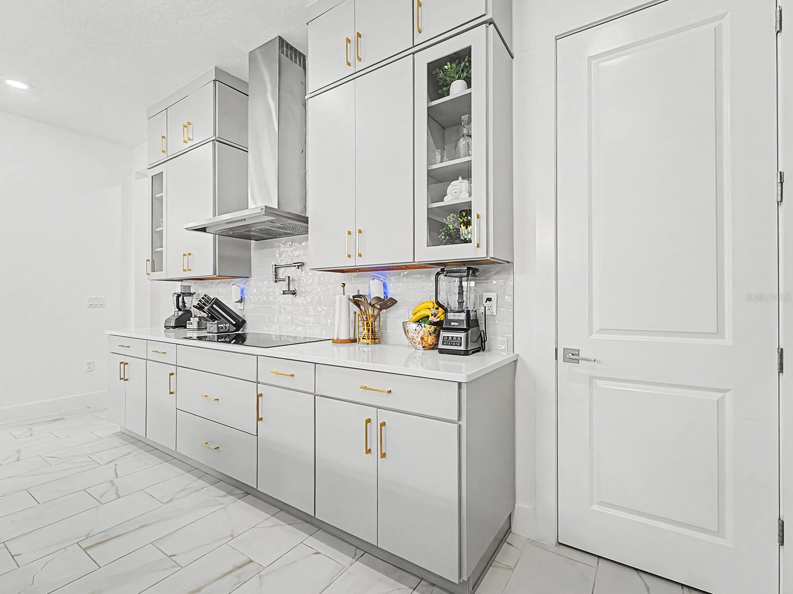 Listing photo id 14 for 10537 Torchwood Sea Way