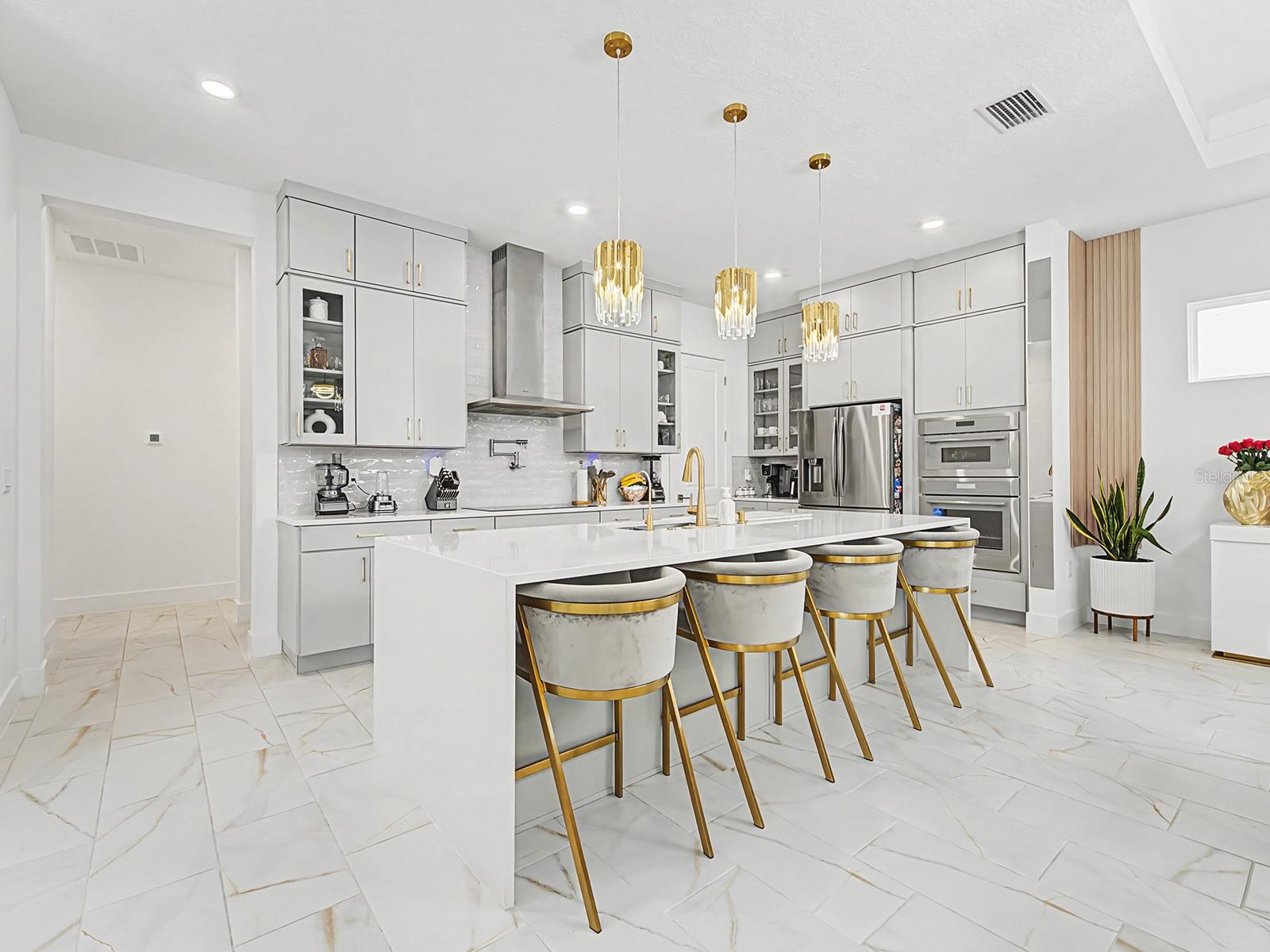 Listing photo id 17 for 10537 Torchwood Sea Way