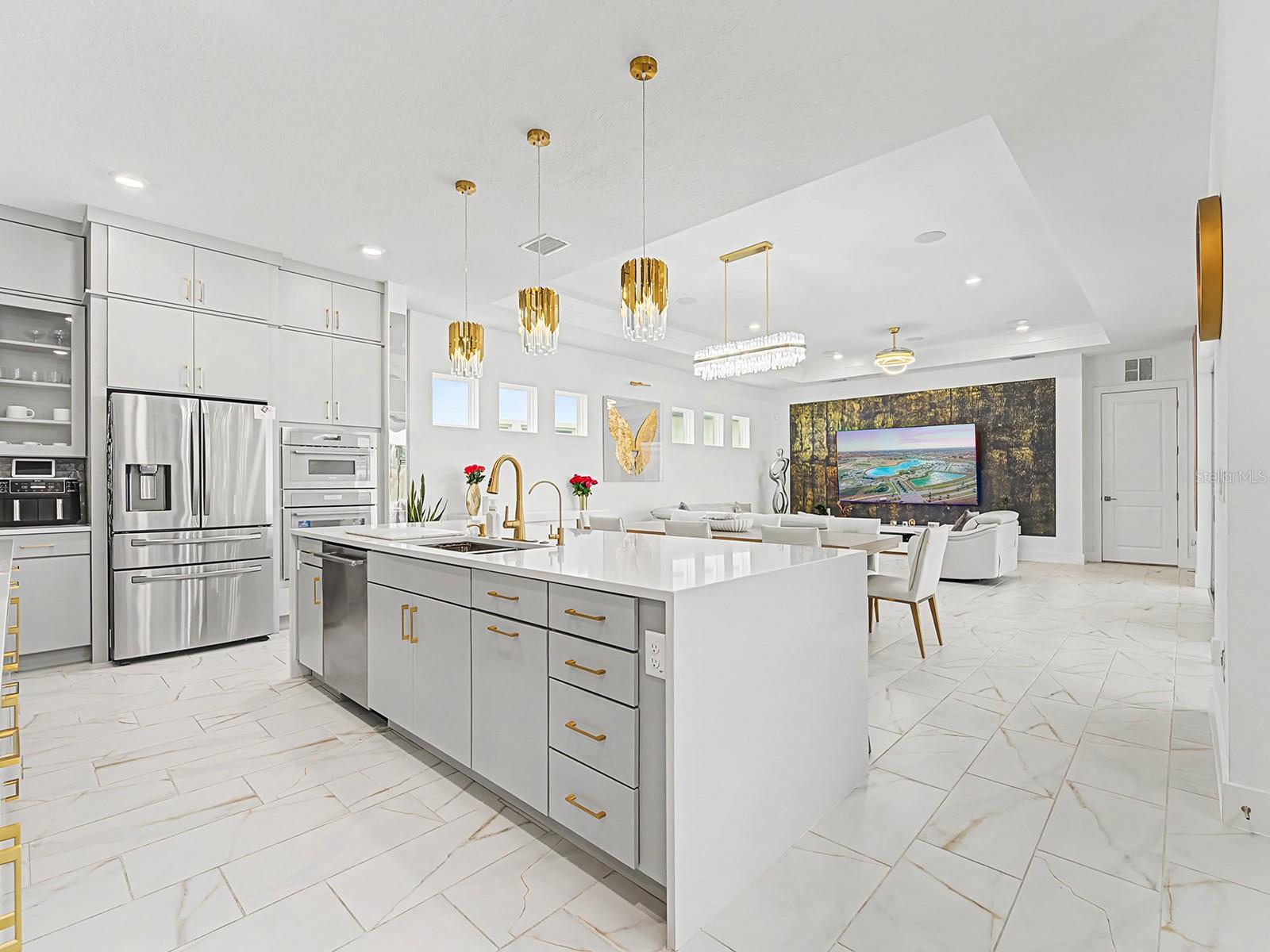 Listing photo id 18 for 10537 Torchwood Sea Way