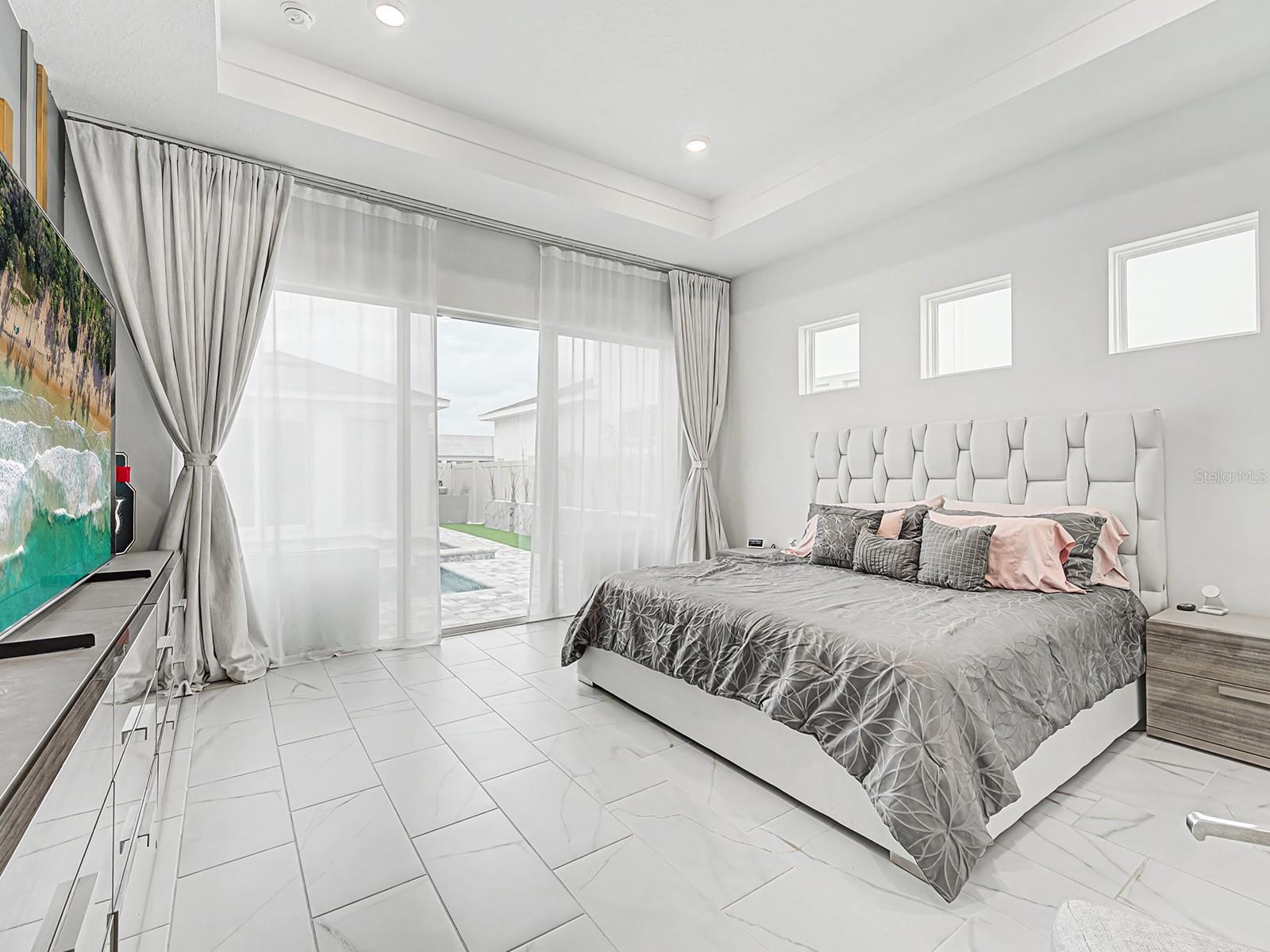 Listing photo id 19 for 10537 Torchwood Sea Way