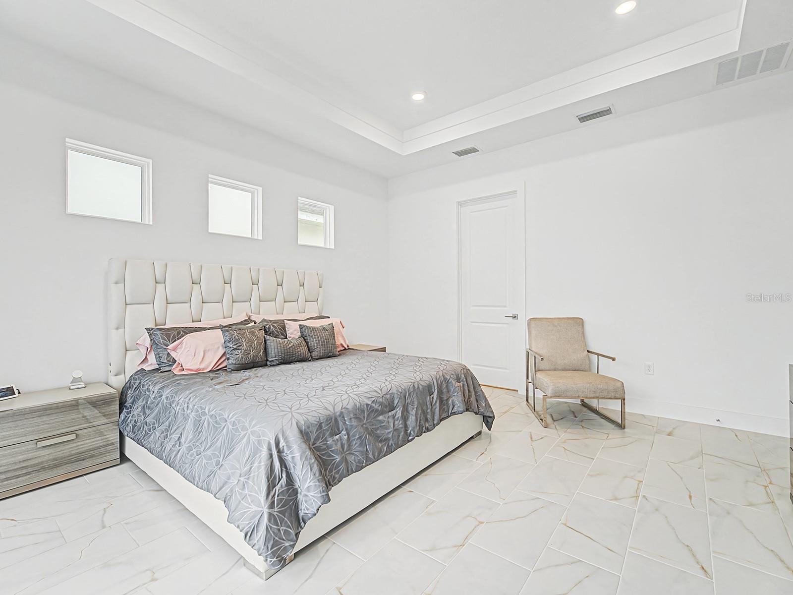 Listing photo id 21 for 10537 Torchwood Sea Way