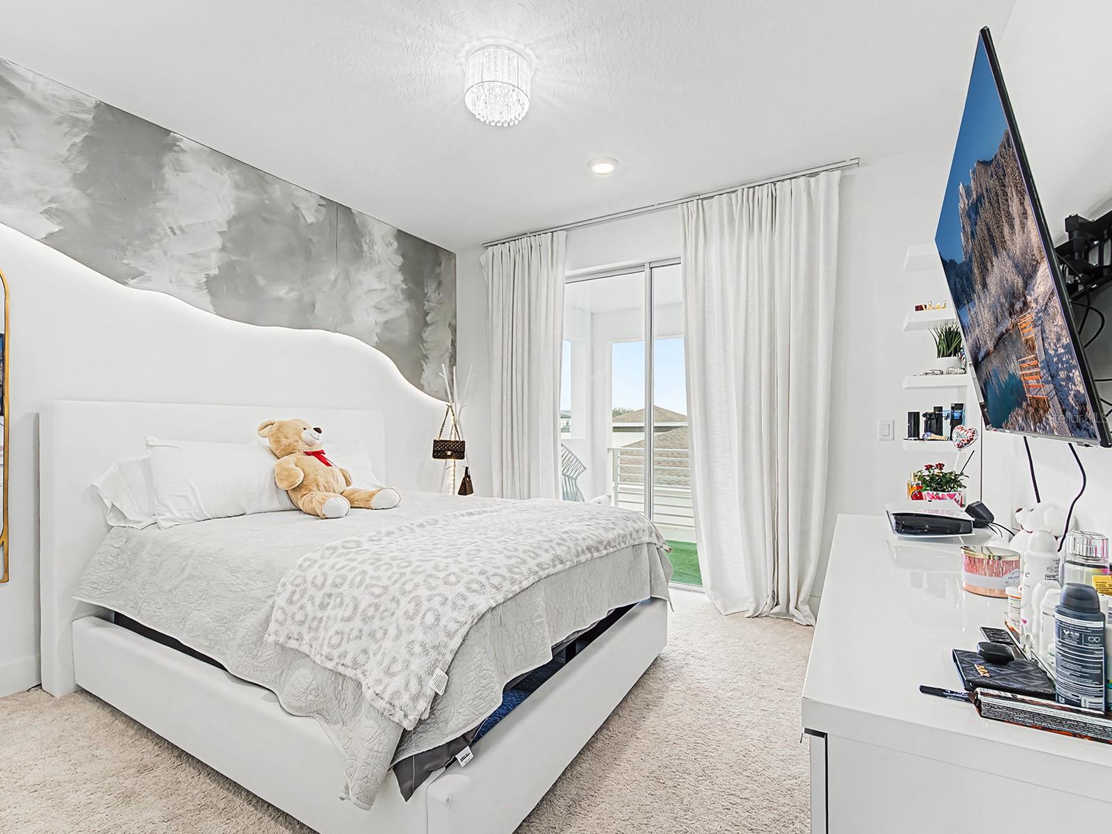 Listing photo id 23 for 10537 Torchwood Sea Way