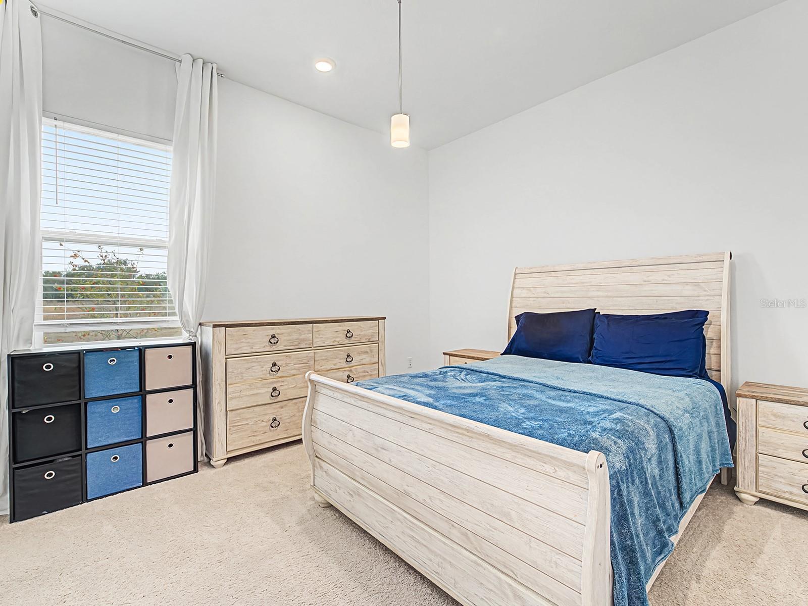 Listing photo id 26 for 10537 Torchwood Sea Way