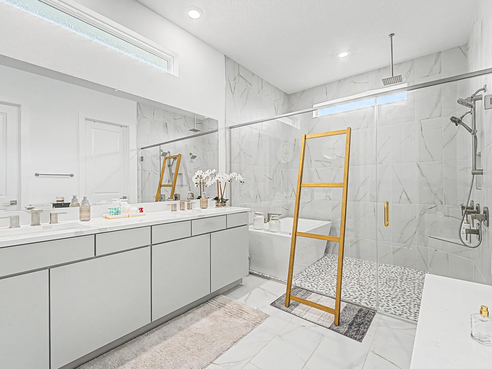 Listing photo id 28 for 10537 Torchwood Sea Way