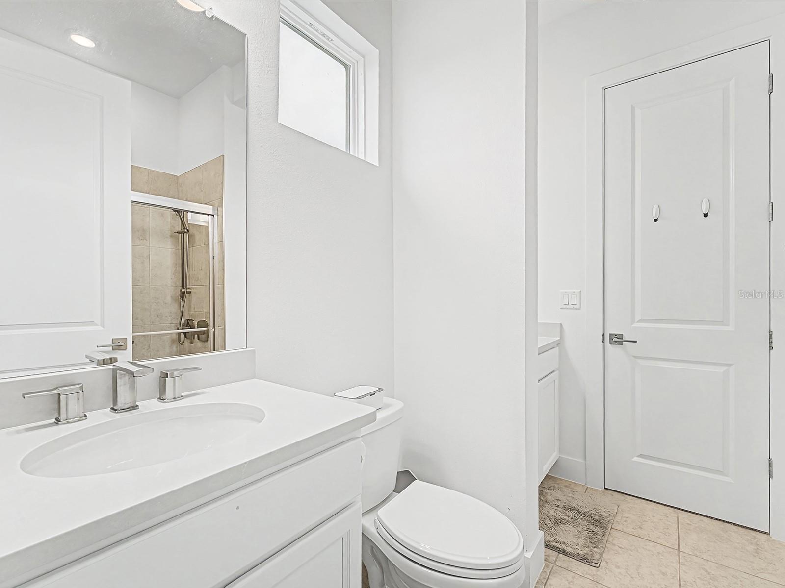 Listing photo id 33 for 10537 Torchwood Sea Way