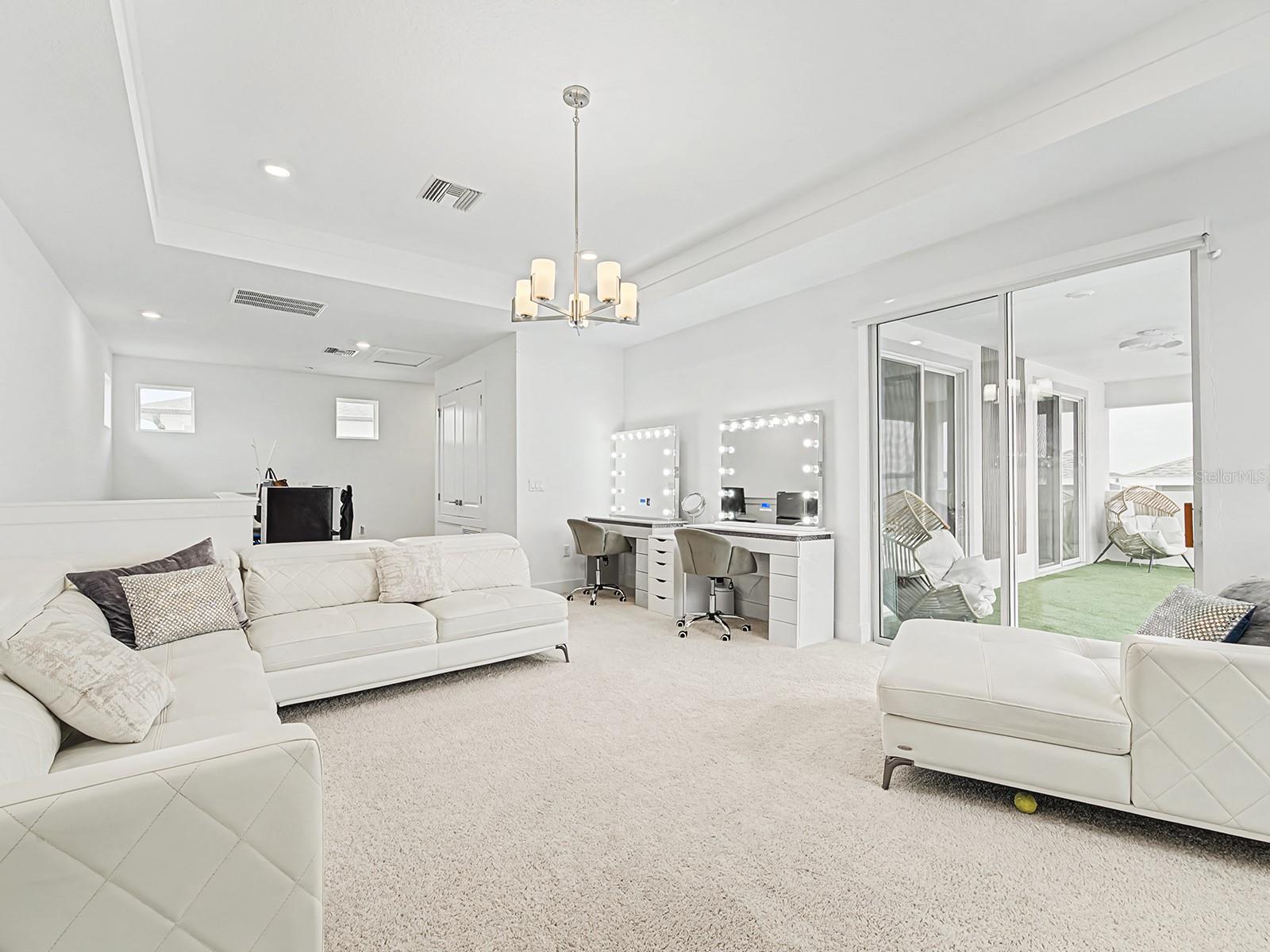 Listing photo id 39 for 10537 Torchwood Sea Way