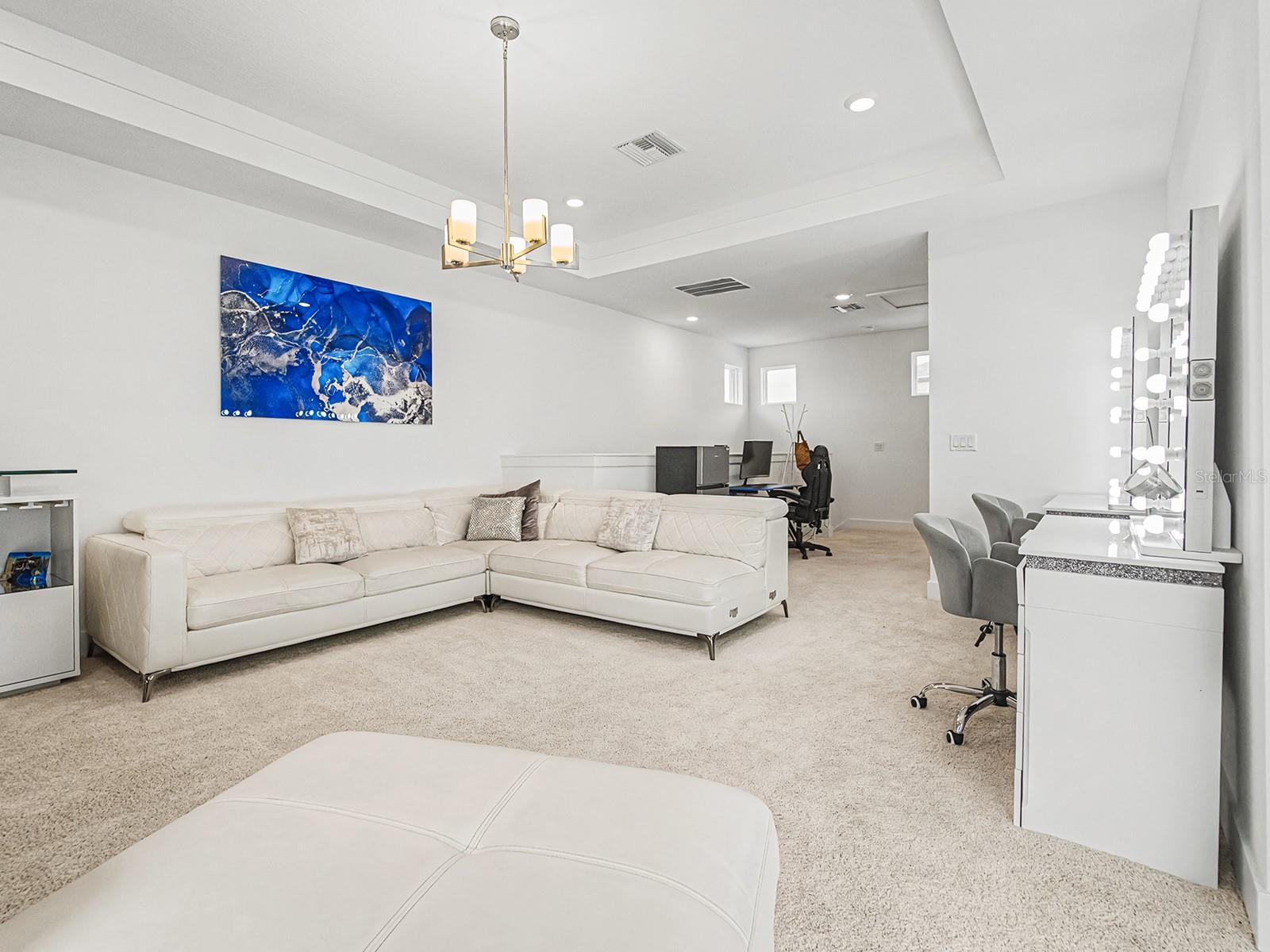 Listing photo id 40 for 10537 Torchwood Sea Way