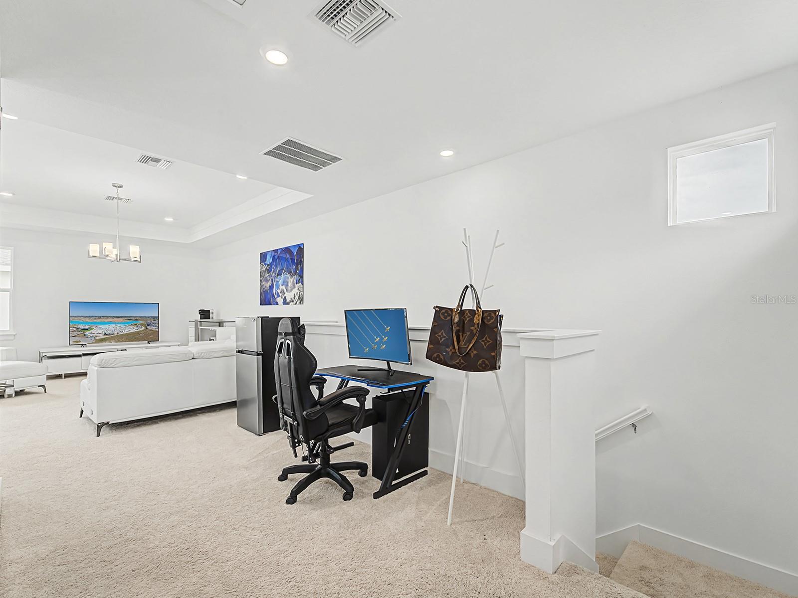 Listing photo id 48 for 10537 Torchwood Sea Way