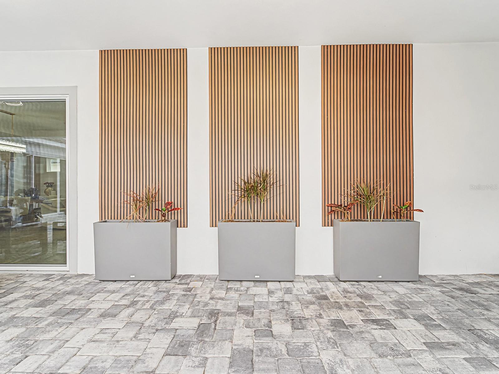 Listing photo id 50 for 10537 Torchwood Sea Way