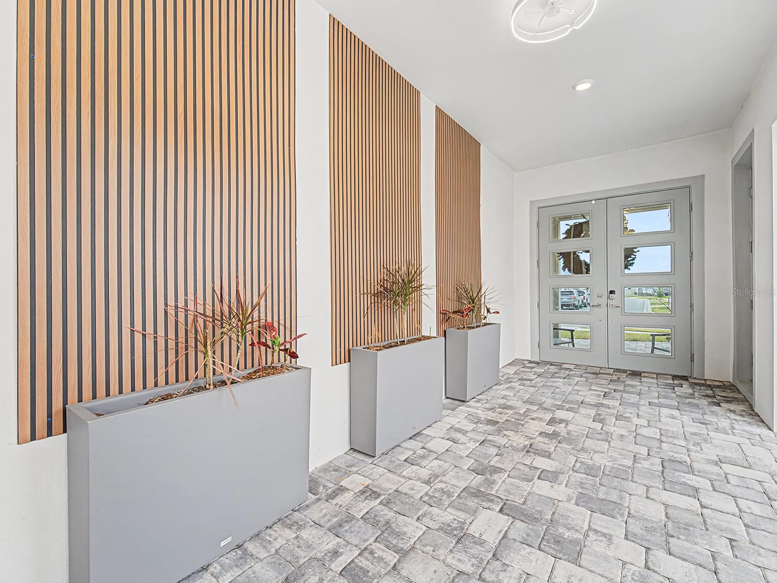 Listing photo id 51 for 10537 Torchwood Sea Way