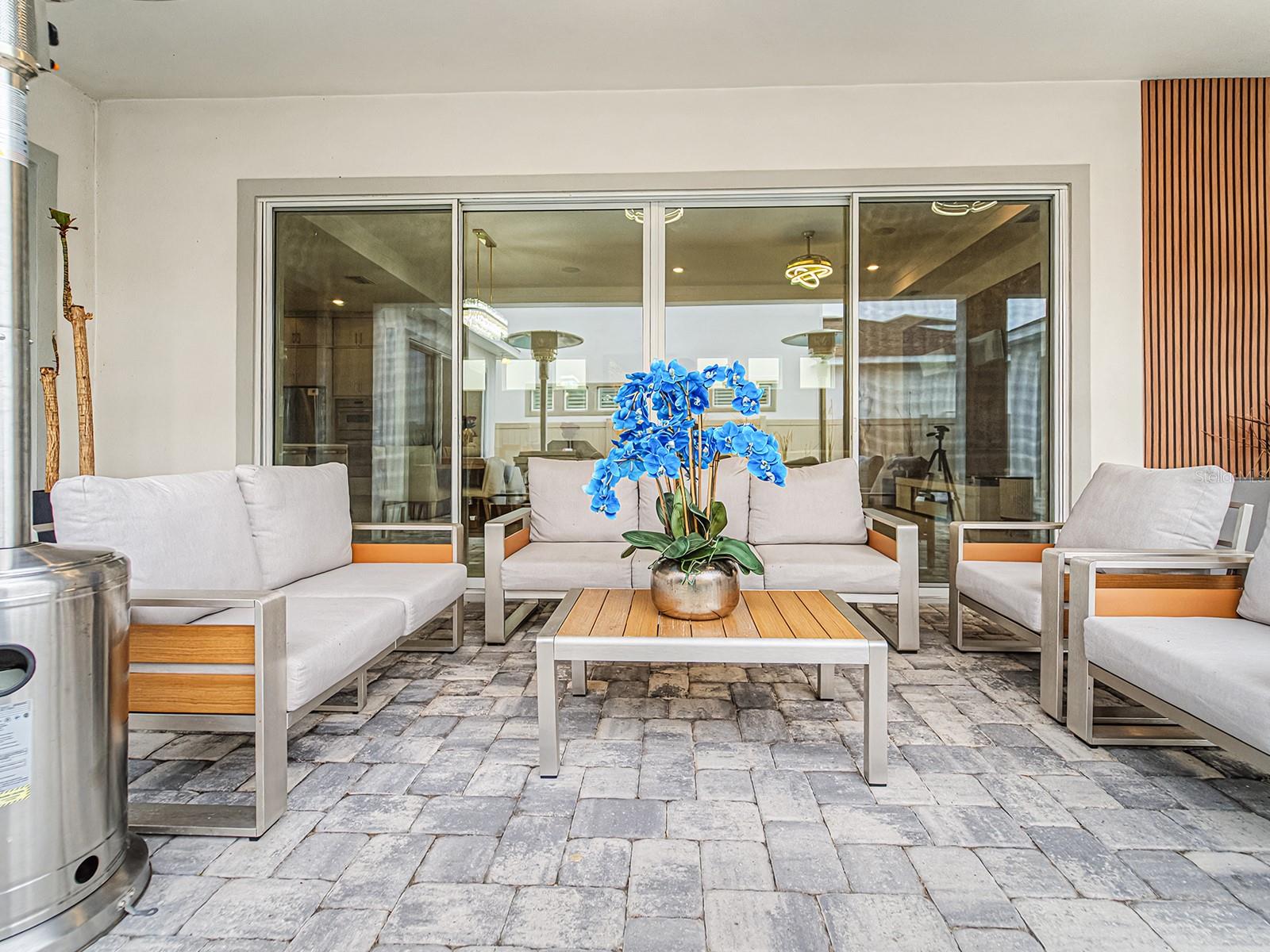 Listing photo id 57 for 10537 Torchwood Sea Way