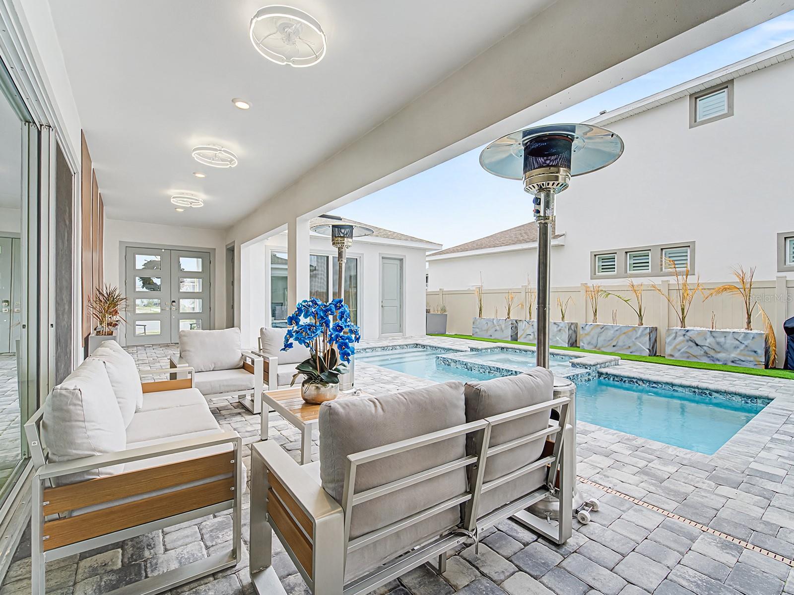 Listing photo id 58 for 10537 Torchwood Sea Way