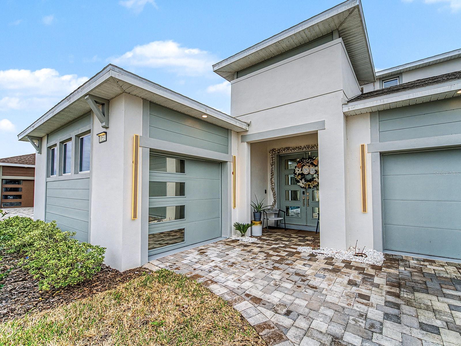 Listing photo id 62 for 10537 Torchwood Sea Way