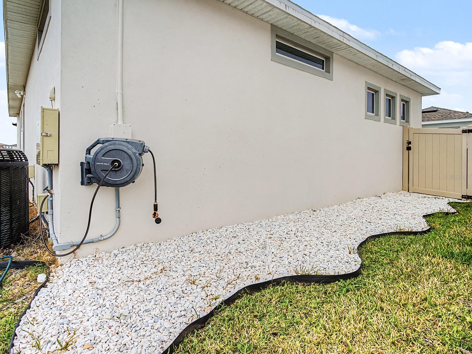 Listing photo id 65 for 10537 Torchwood Sea Way