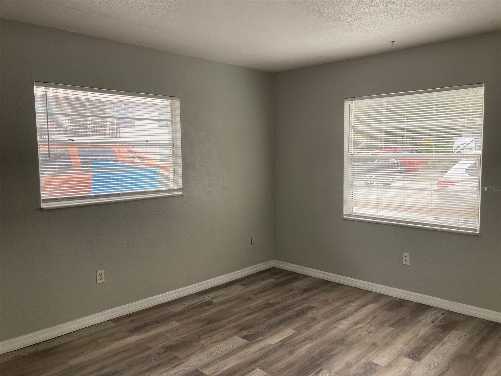 Image 11 of 14 For 1217 Kennedy Road 44