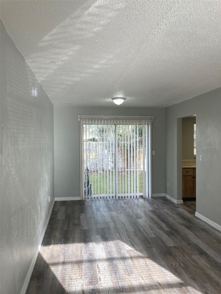 Image 3 of 14 For 1217 Kennedy Road 44