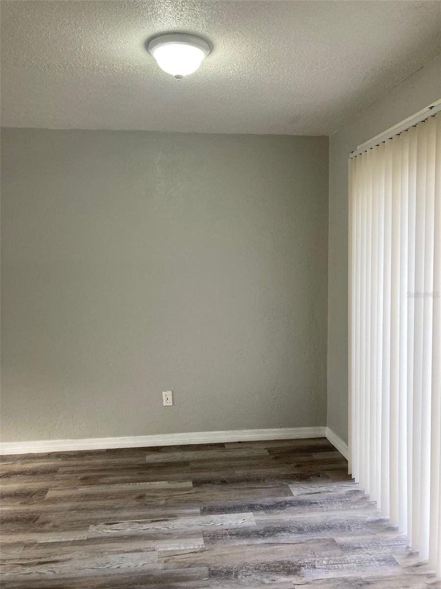 Image 4 of 14 For 1217 Kennedy Road 44