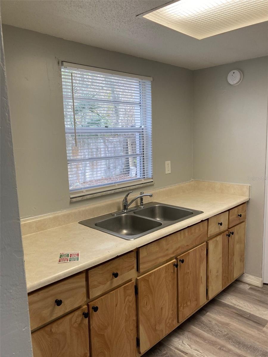 Image 7 of 14 For 1217 Kennedy Road 44