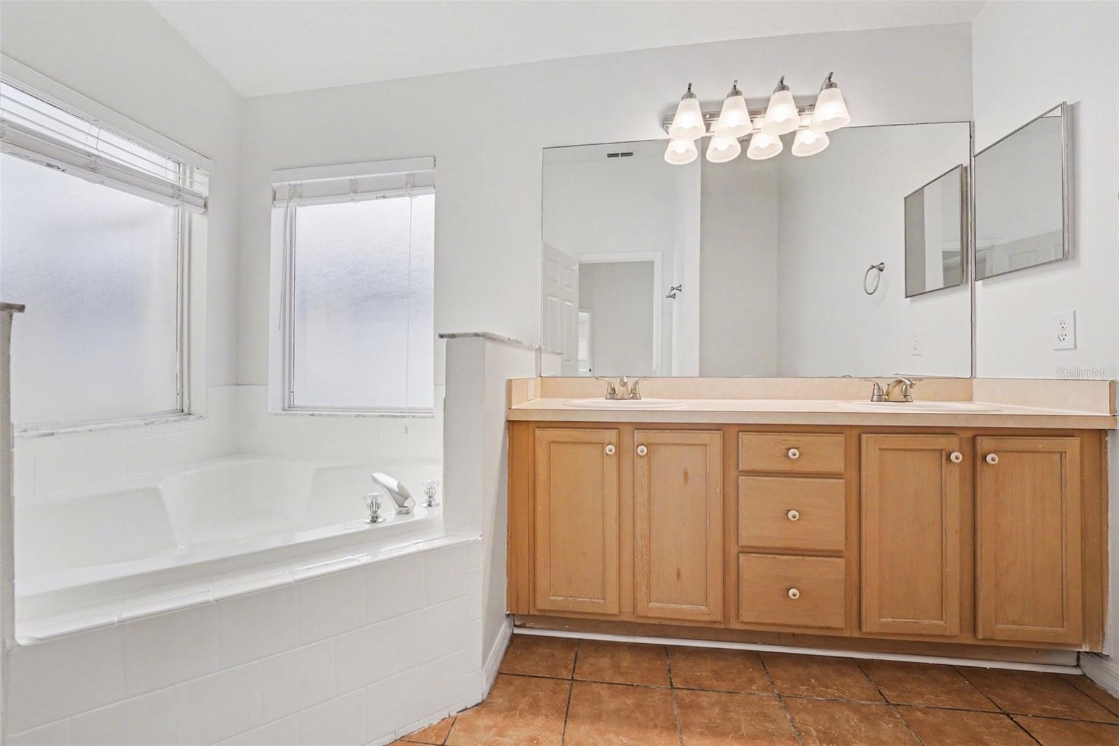 Image 19 of 25 For 1144 Jaybee Avenue