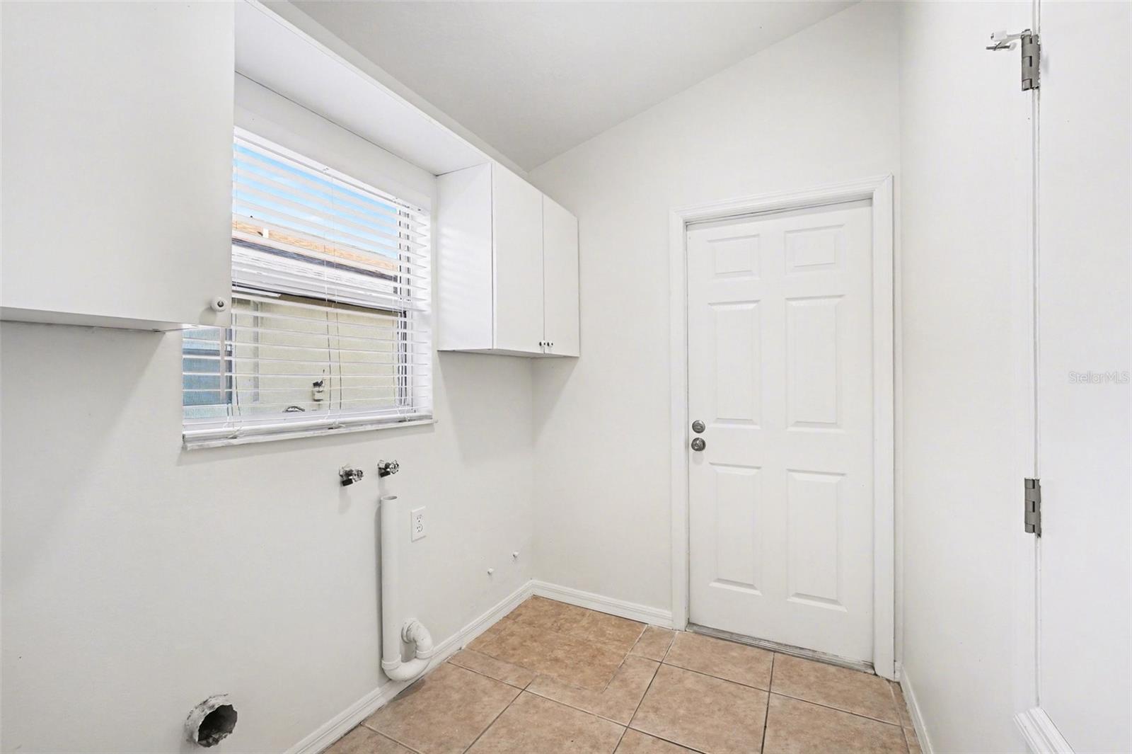 Image 21 of 25 For 1144 Jaybee Avenue