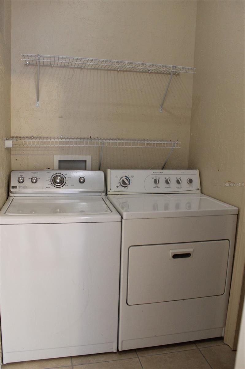 Image 8 of 13 For 1924 Azalea Avenue