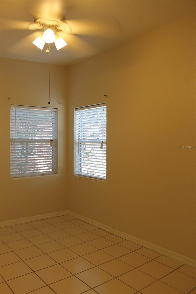 Image 9 of 13 For 1924 Azalea Avenue