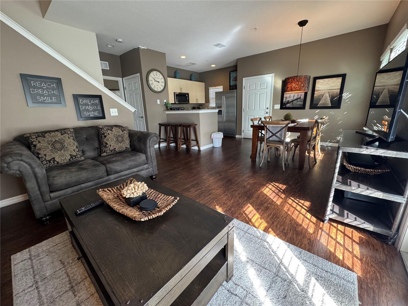 Image 5 of 17 For 3215 Wish Avenue