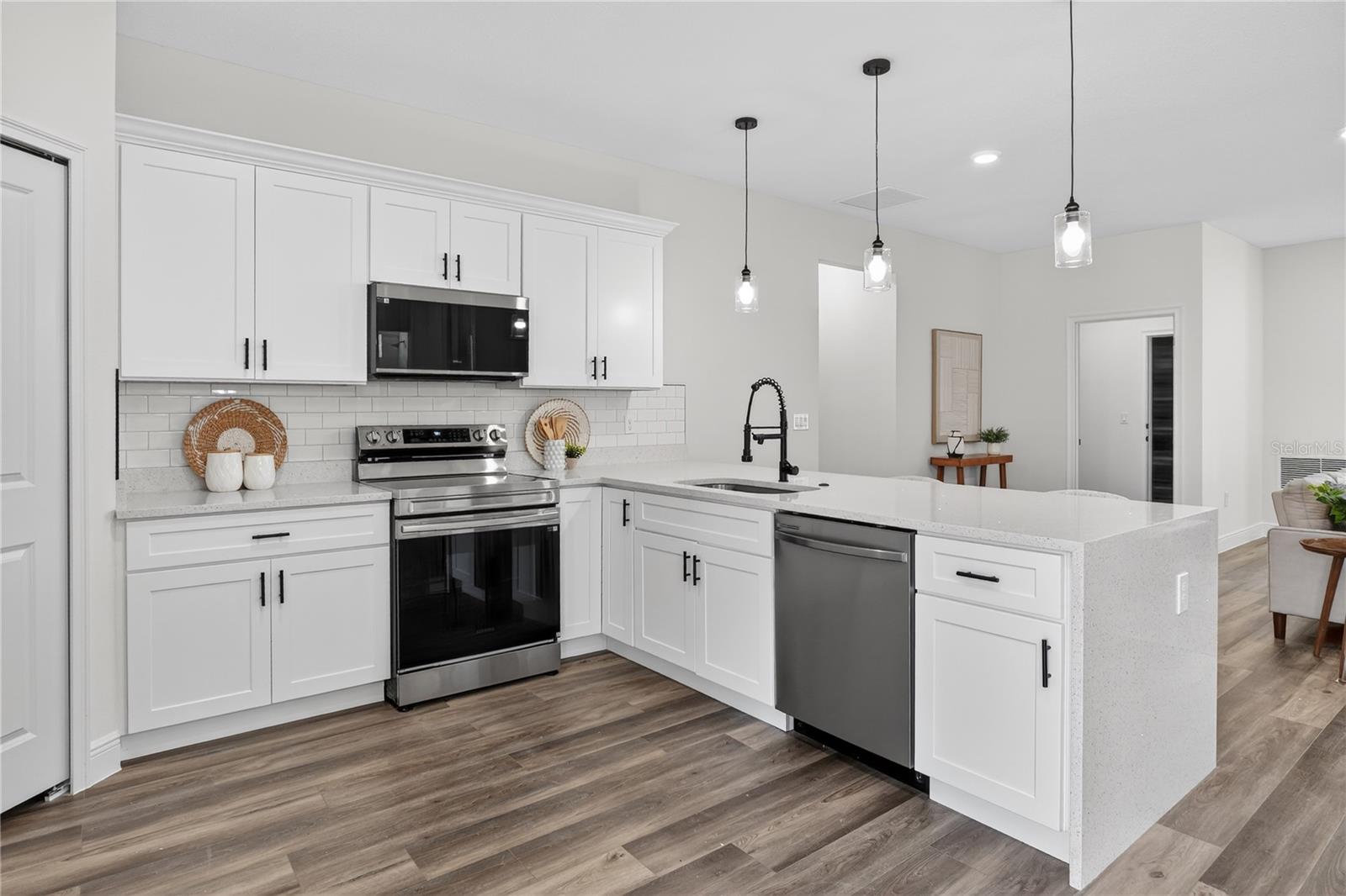 Image 16 of 24 For 1933 Oliver Drive