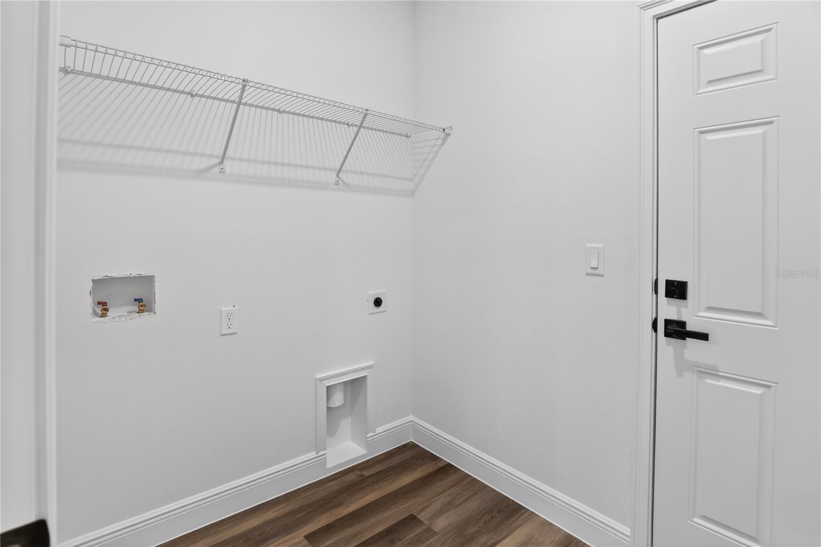 Image 23 of 24 For 1933 Oliver Drive