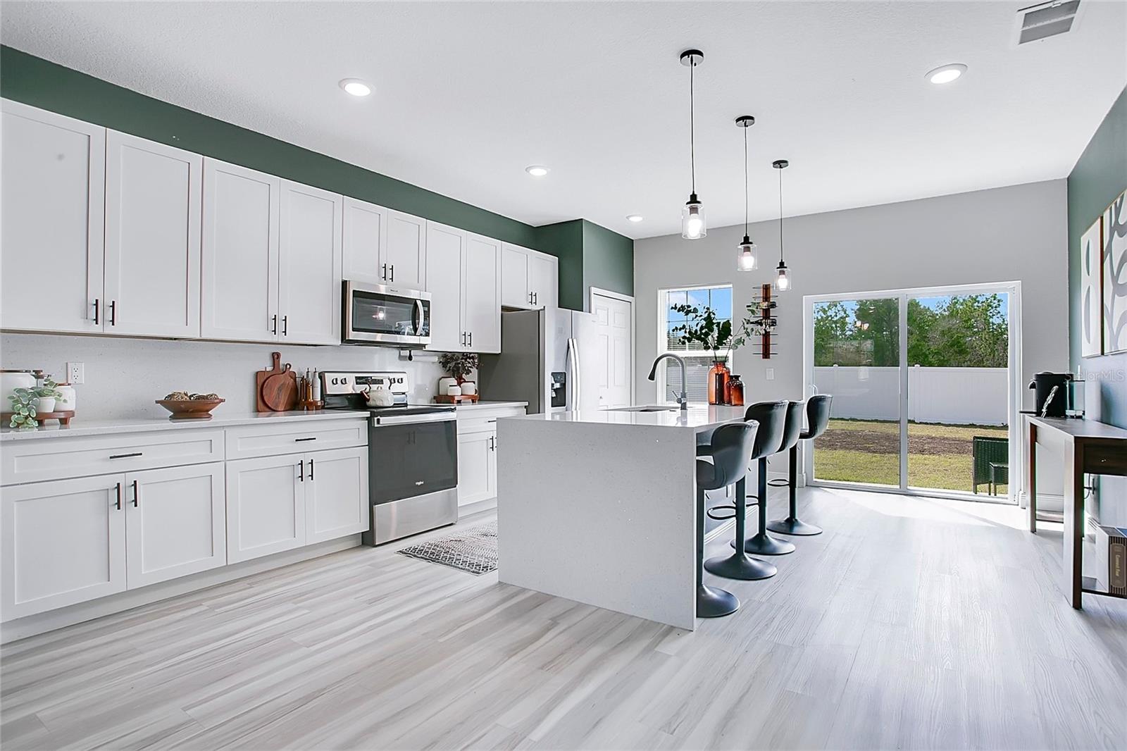 Image 9 of 26 For 16210 59th Avenue Road