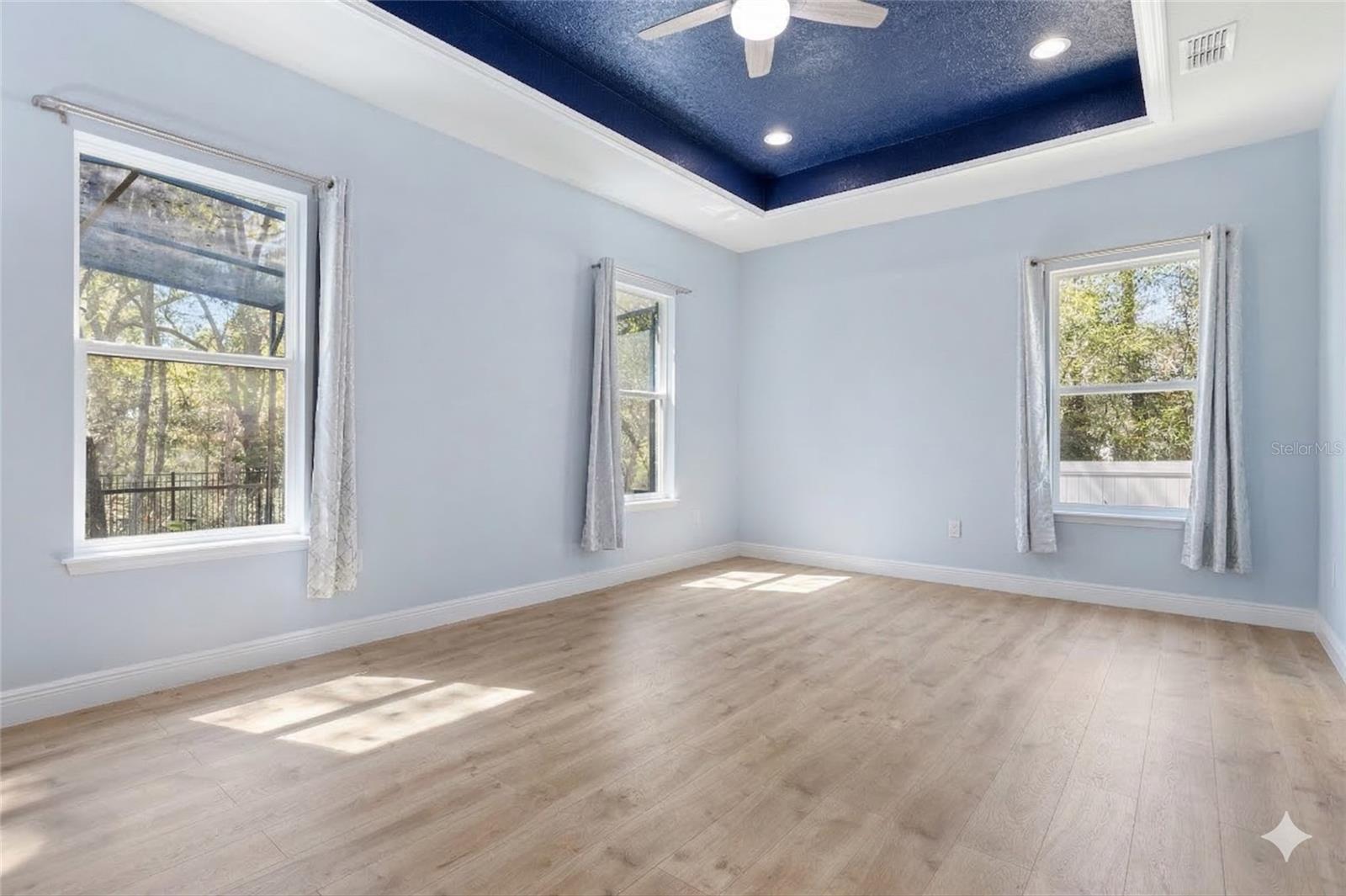 Image 15 of 31 For 493 Nowell Loop