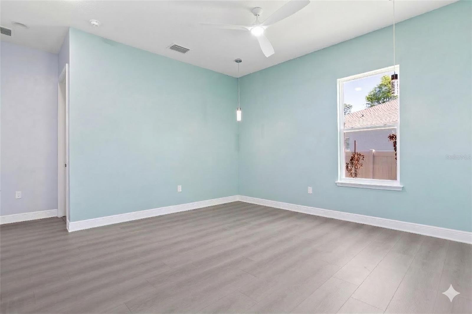 Image 19 of 31 For 493 Nowell Loop