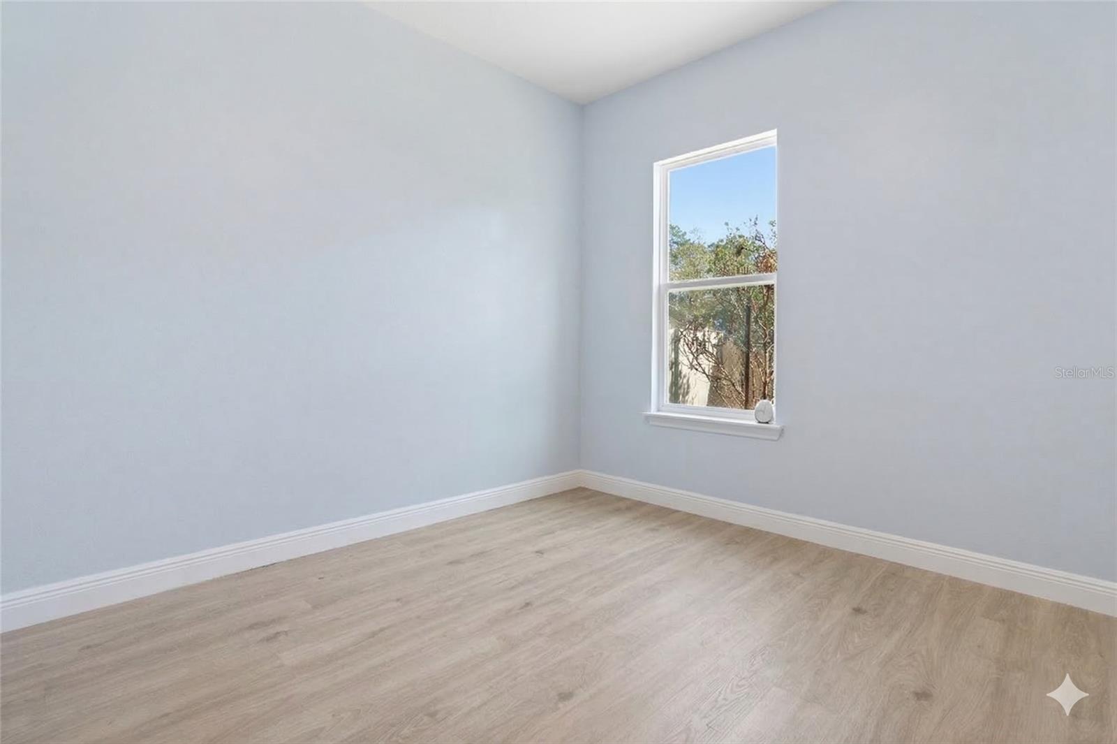 Image 21 of 31 For 493 Nowell Loop