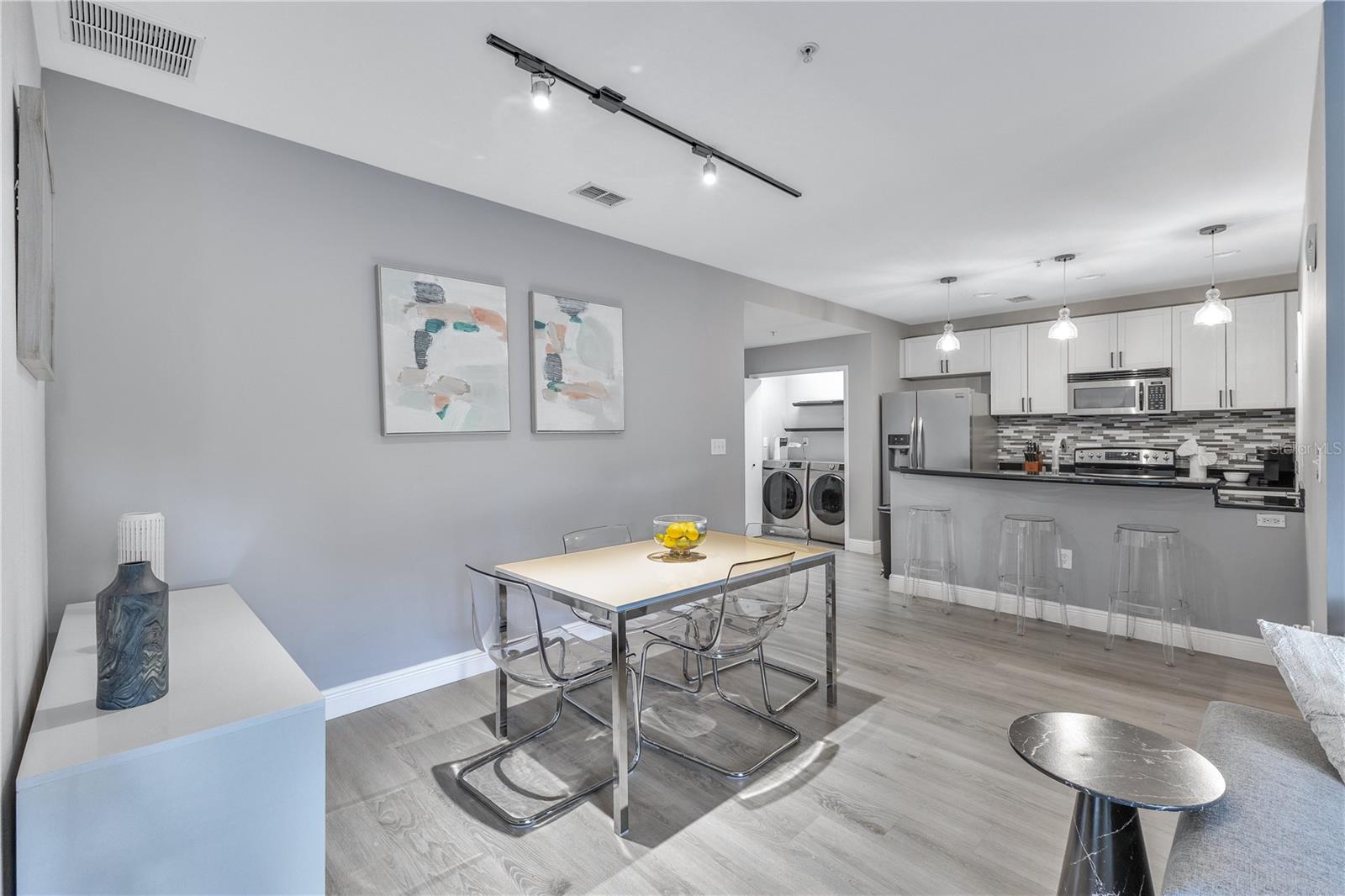 Image 11 of 42 For 525 Jackson Street 308