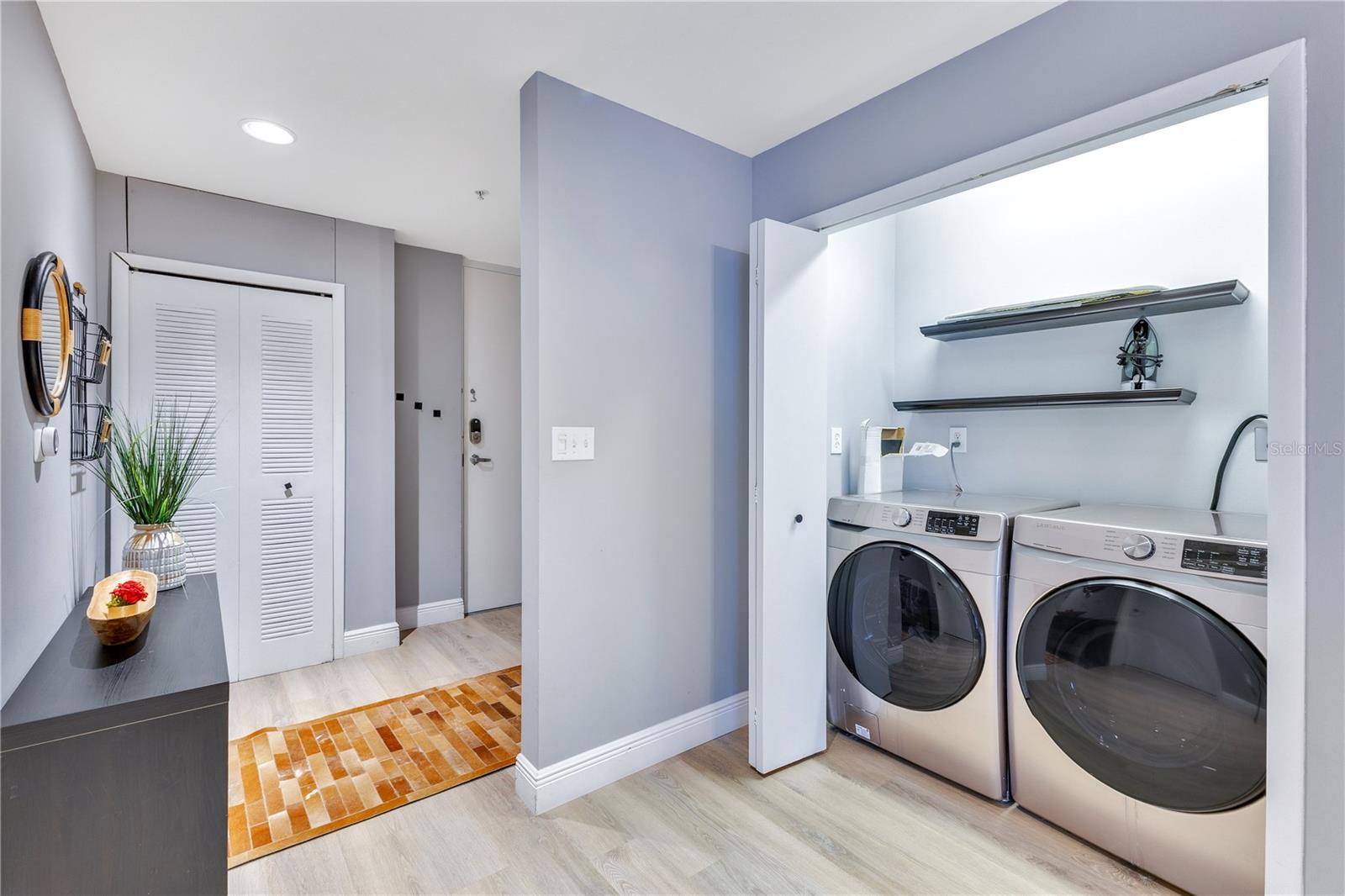 Image 13 of 42 For 525 Jackson Street 308