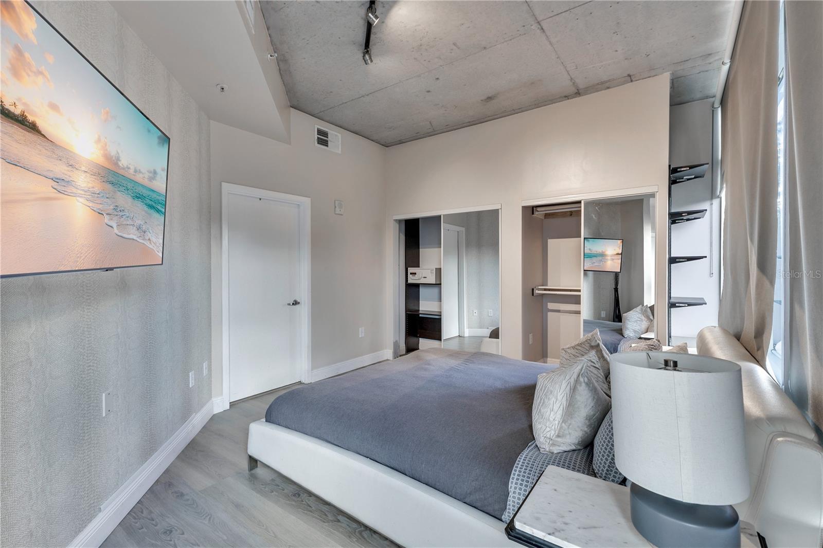 Image 19 of 42 For 525 Jackson Street 308