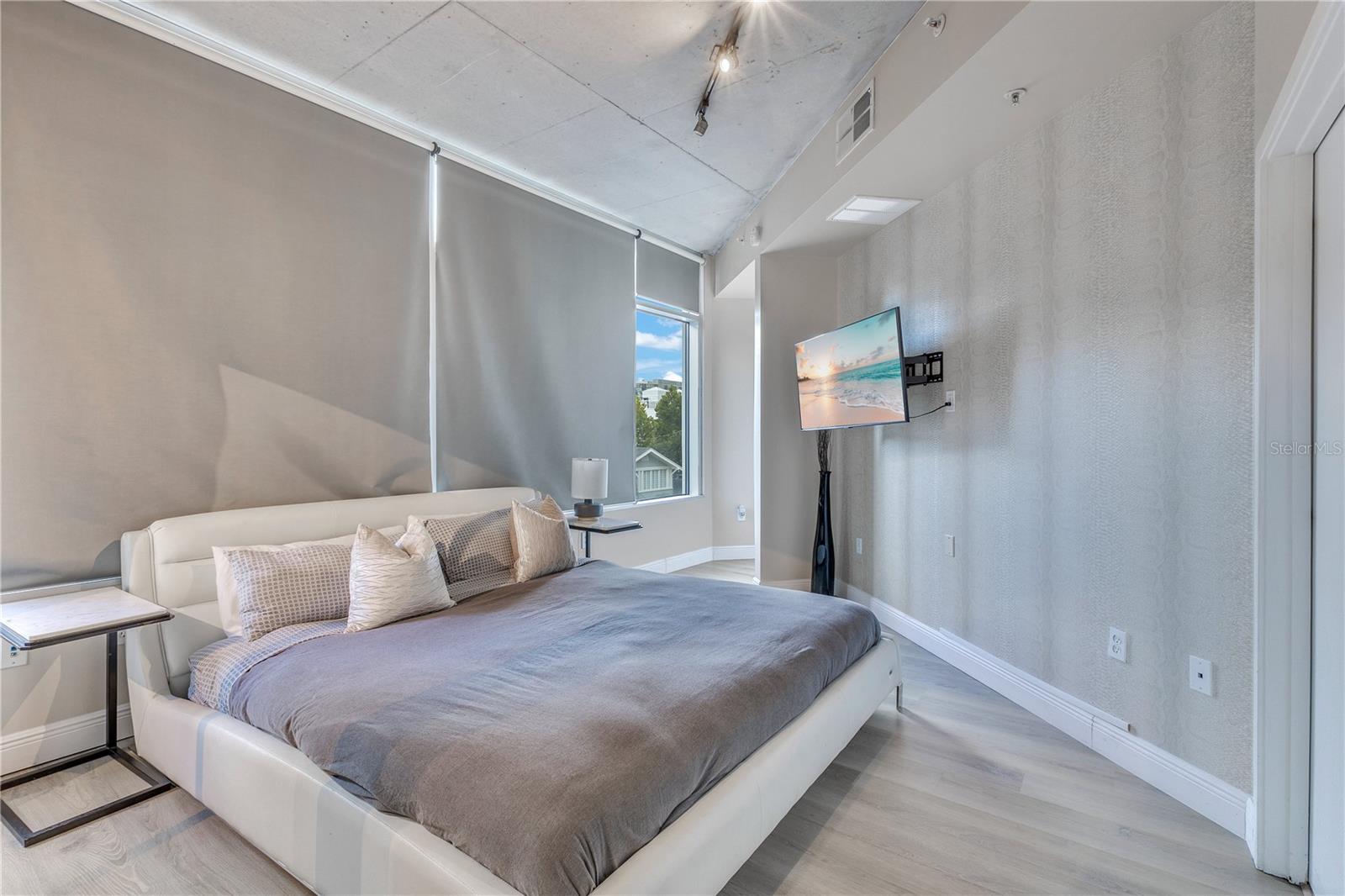 Image 20 of 42 For 525 Jackson Street 308