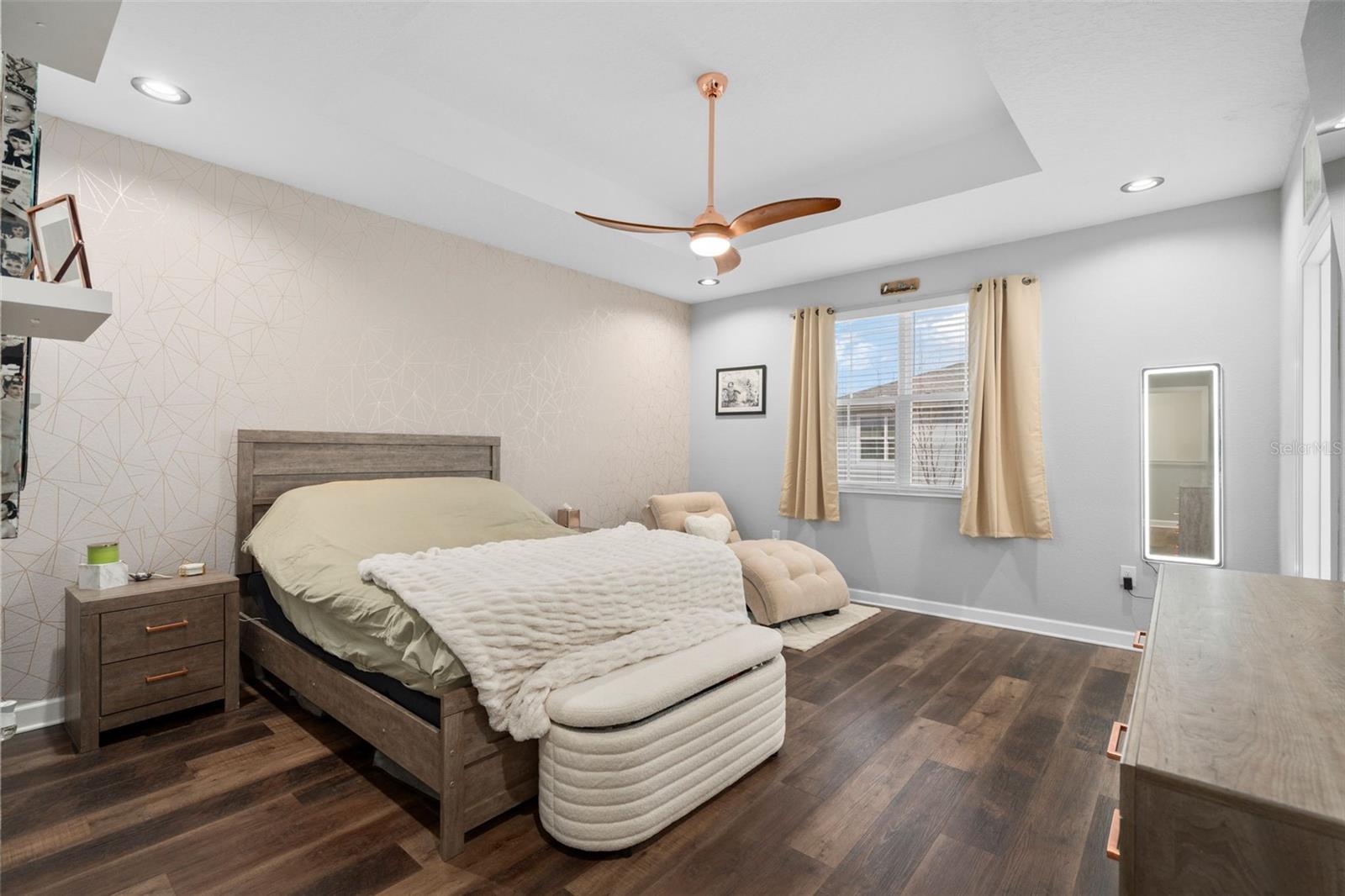 Image 17 of 47 For 2925 Satire Street