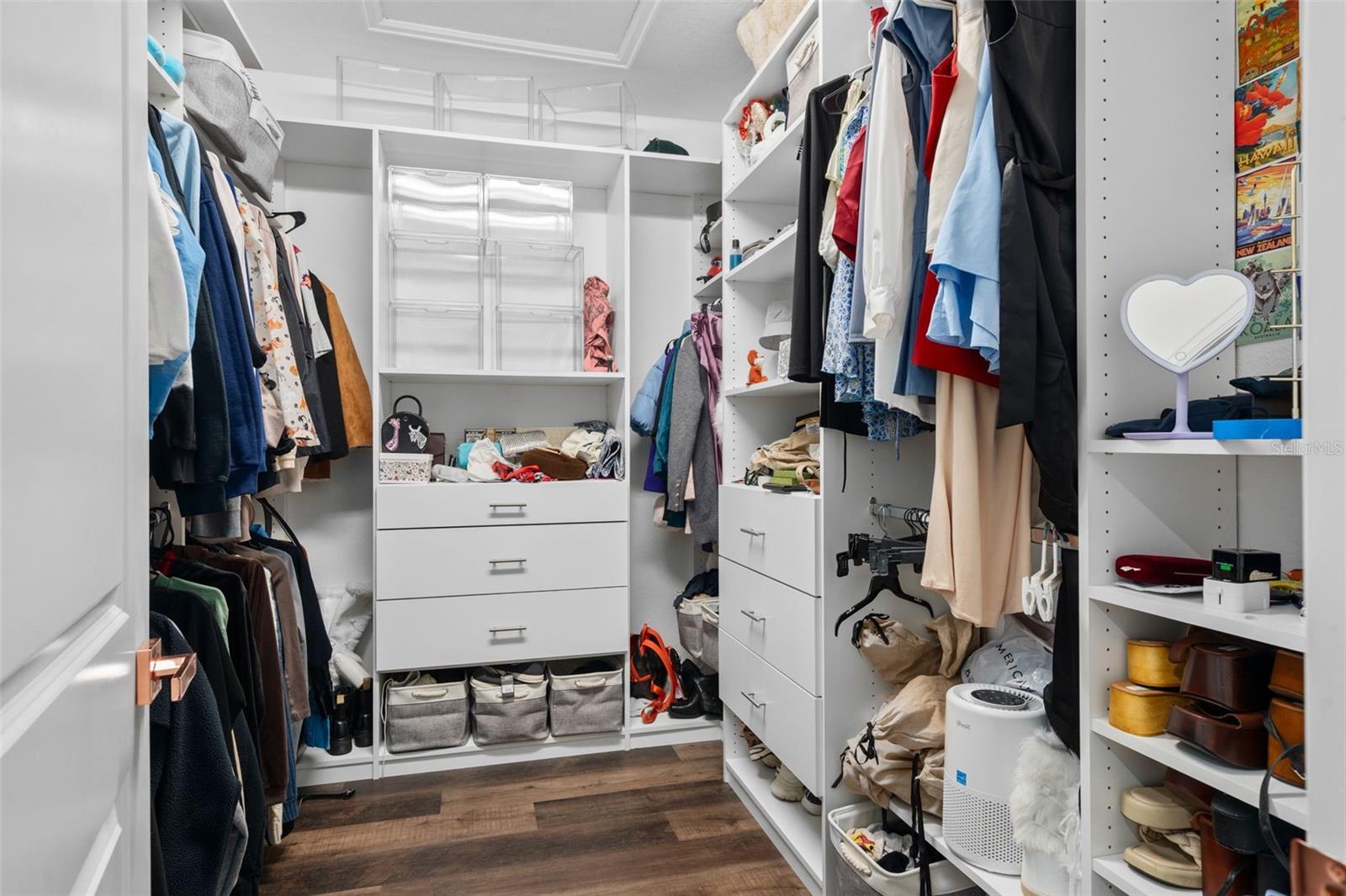 Image 19 of 47 For 2925 Satire Street