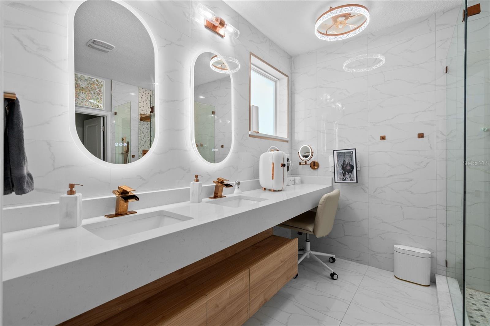 Image 21 of 47 For 2925 Satire Street