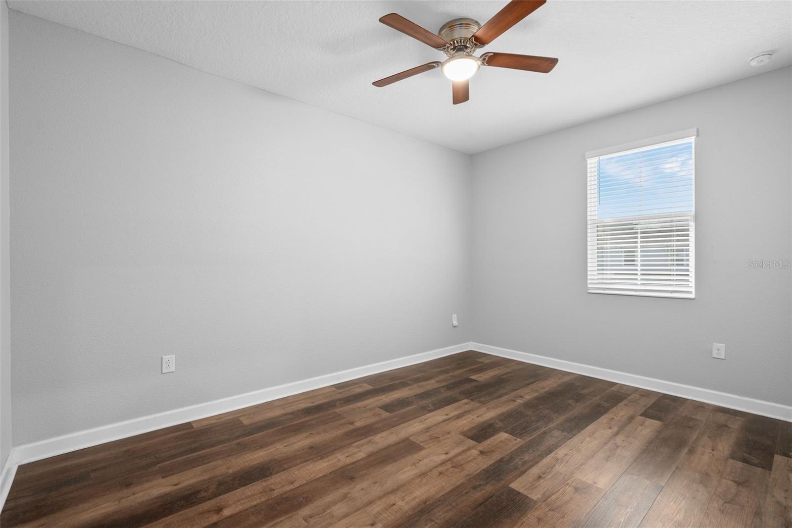 Image 27 of 47 For 2925 Satire Street