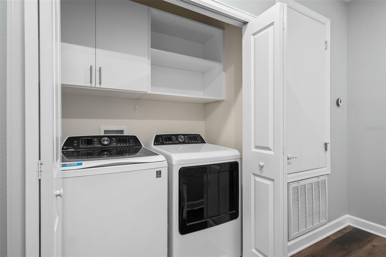 Image 29 of 47 For 2925 Satire Street