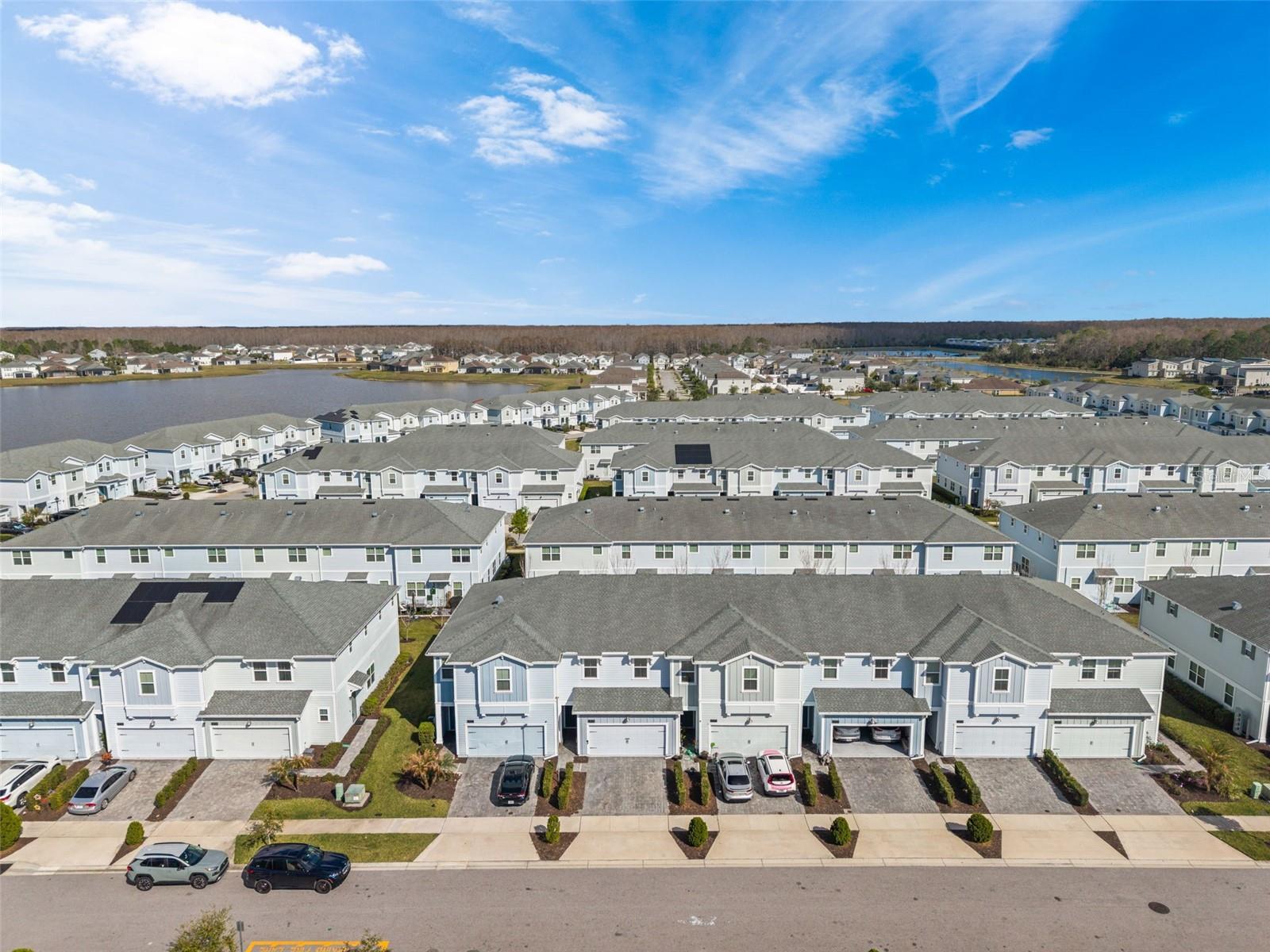 Image 32 of 47 For 2925 Satire Street