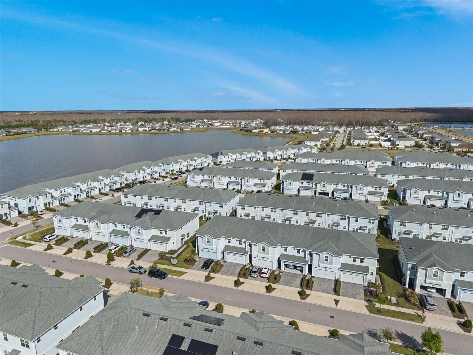 Image 34 of 47 For 2925 Satire Street