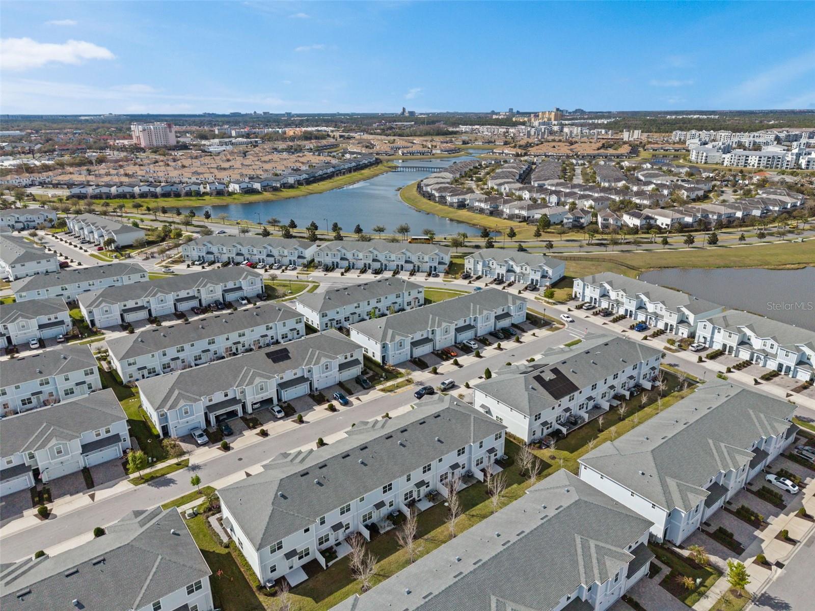 Image 35 of 47 For 2925 Satire Street