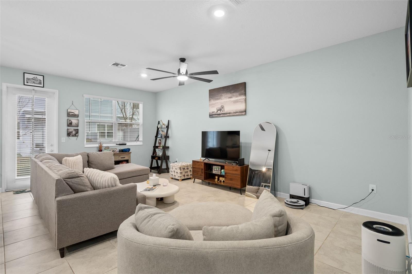 Image 9 of 47 For 2925 Satire Street