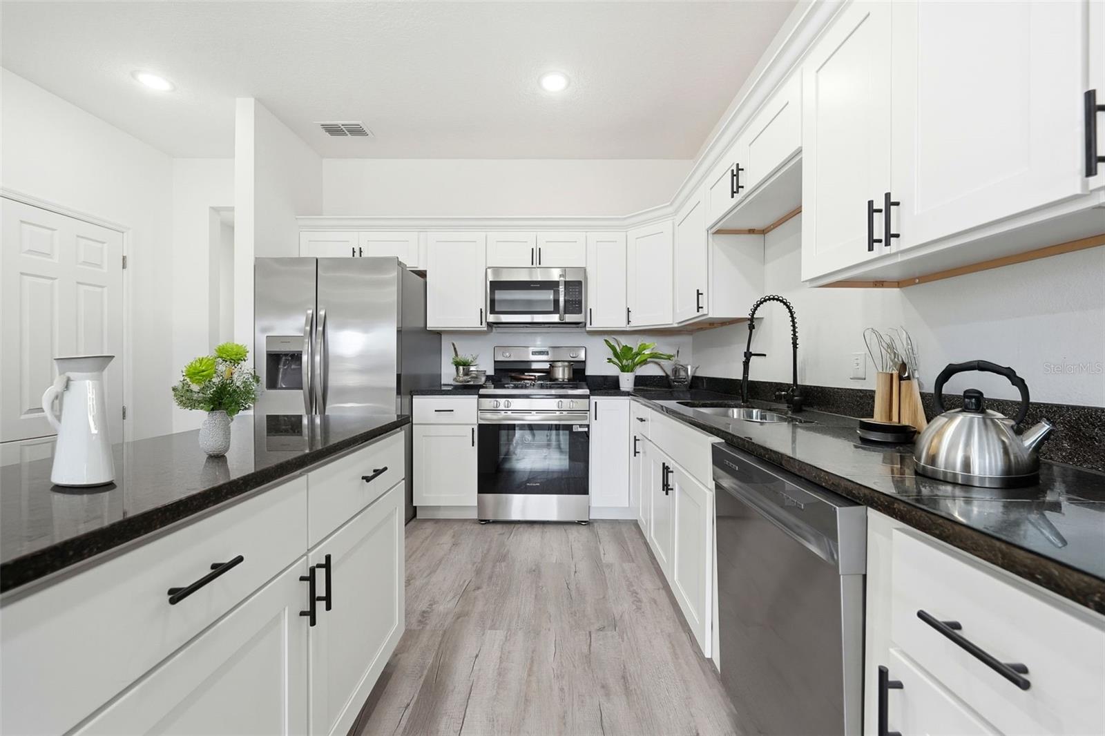 Image 54 of 82 For 304 Pearl Street