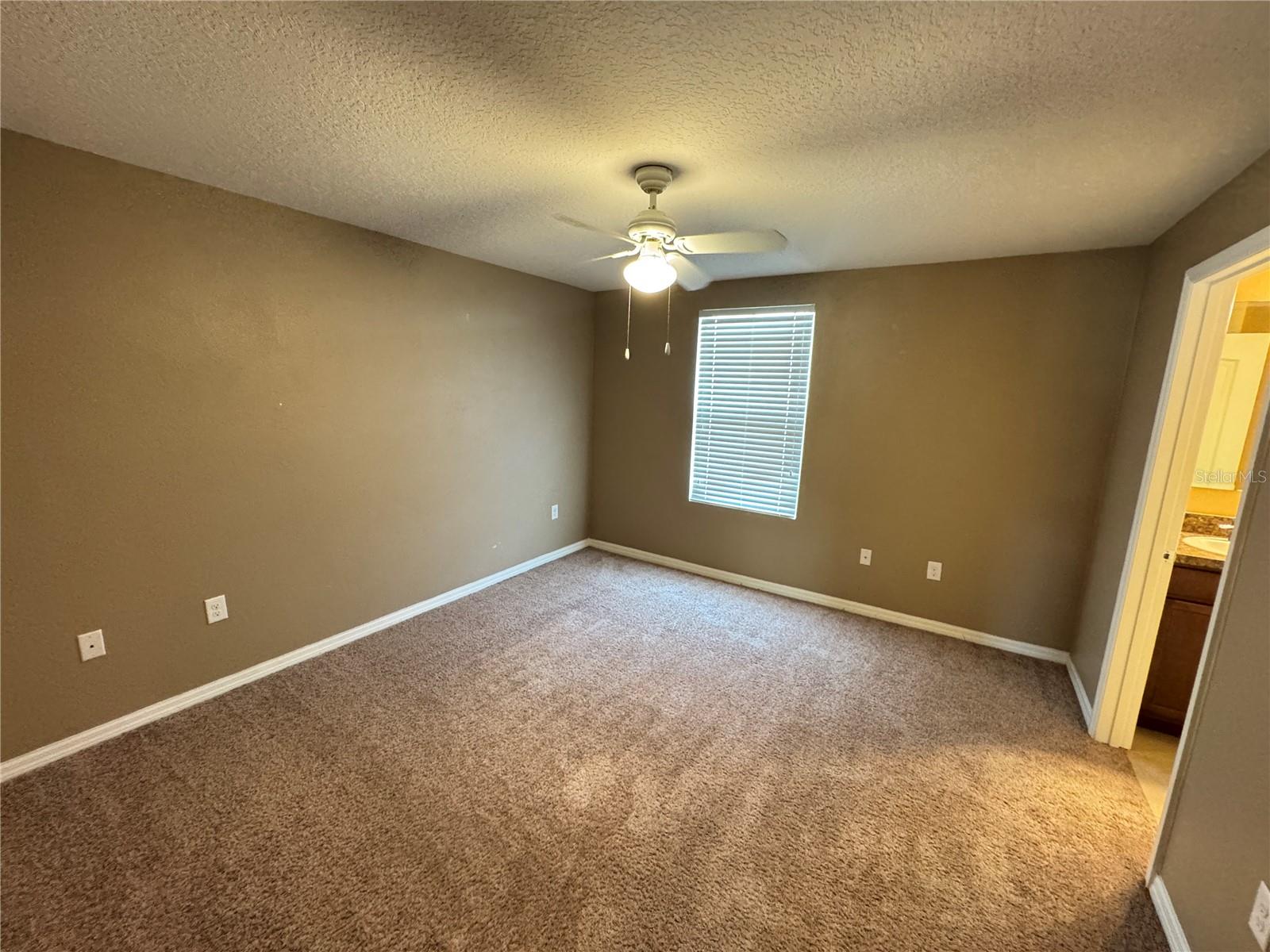 Image 22 of 38 For 1936 Shiloh Brook Street